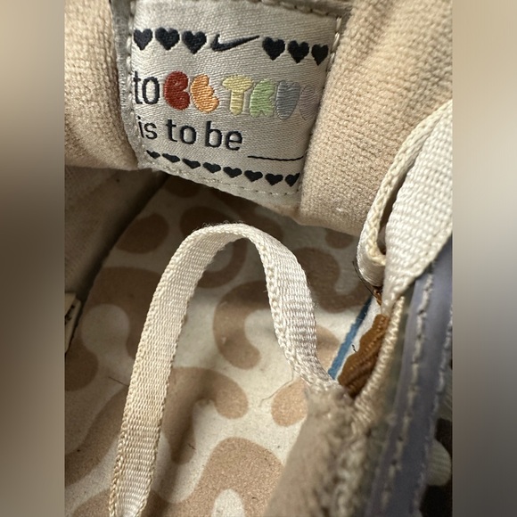 Nike Air Max 97 Be True Shoes - Picture 9 of 11